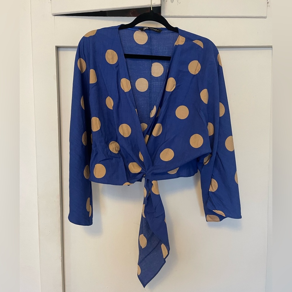Zara blue/tan polka dot wrap top